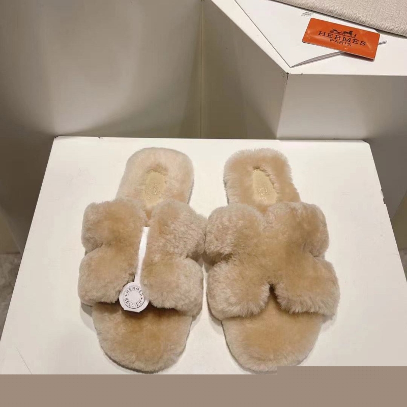 H**mes slippers